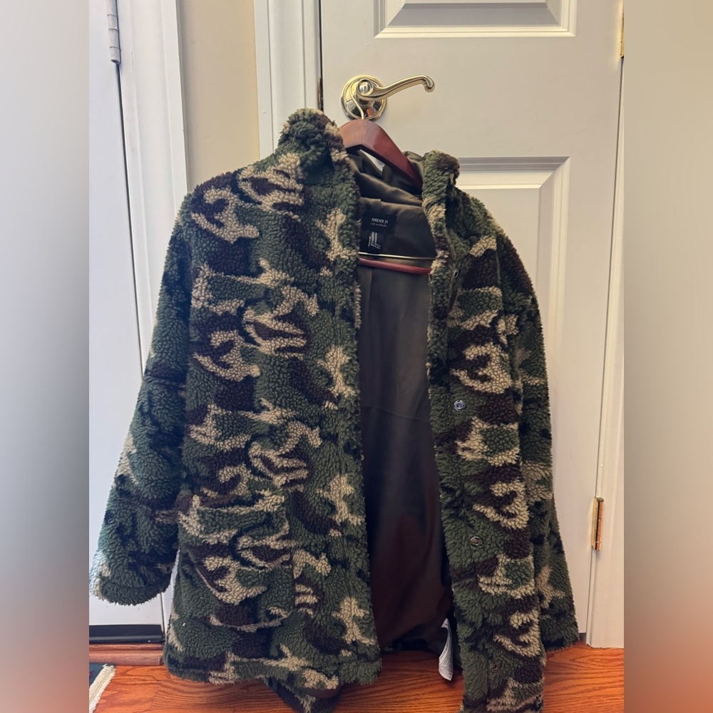 Forever 21 Olive Green Camo Jacket